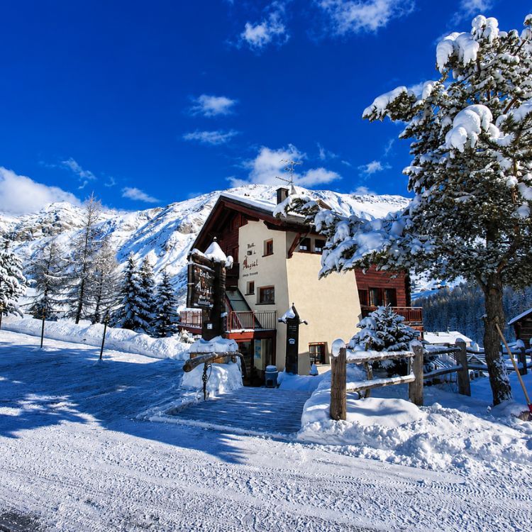bait de angial albergo livigno (5).jpg